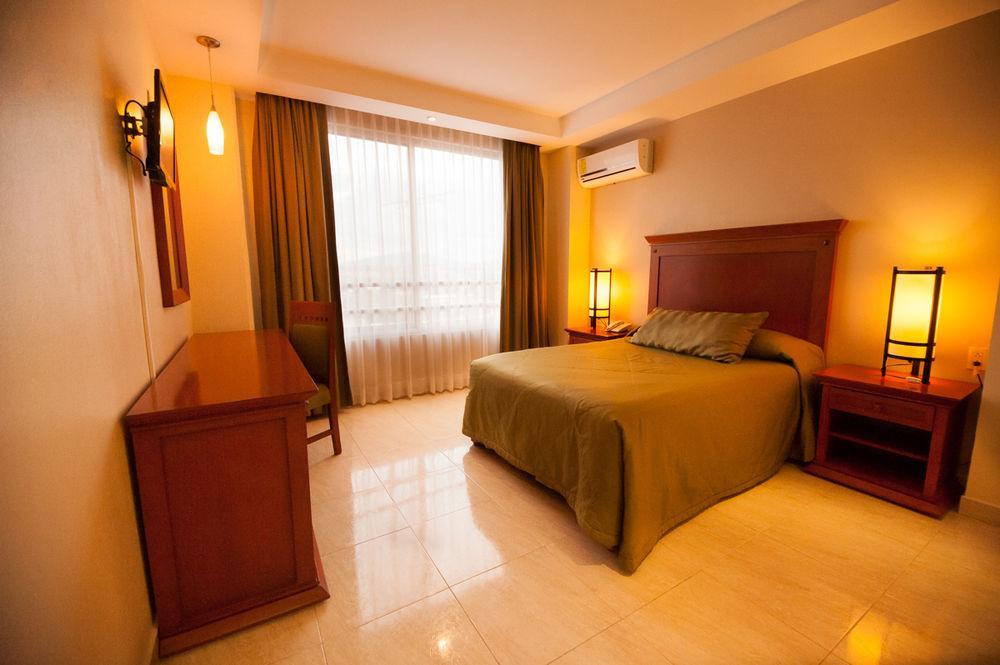 Hotel Magno Tepatitlan 외부 사진